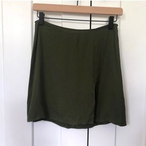 New without tags Reformation Margot Skirt in Fern Green